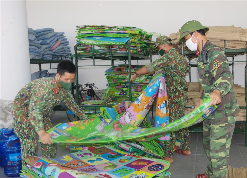 Theo yêu cầu của Ban chỉ đạo phòng chống dịch COVID-19, Bộ CHQS tỉnh Thừa Thiên Huế sẵn sàng kích hoạt thêm các khu cách ly. Ảnh: V.SÁU