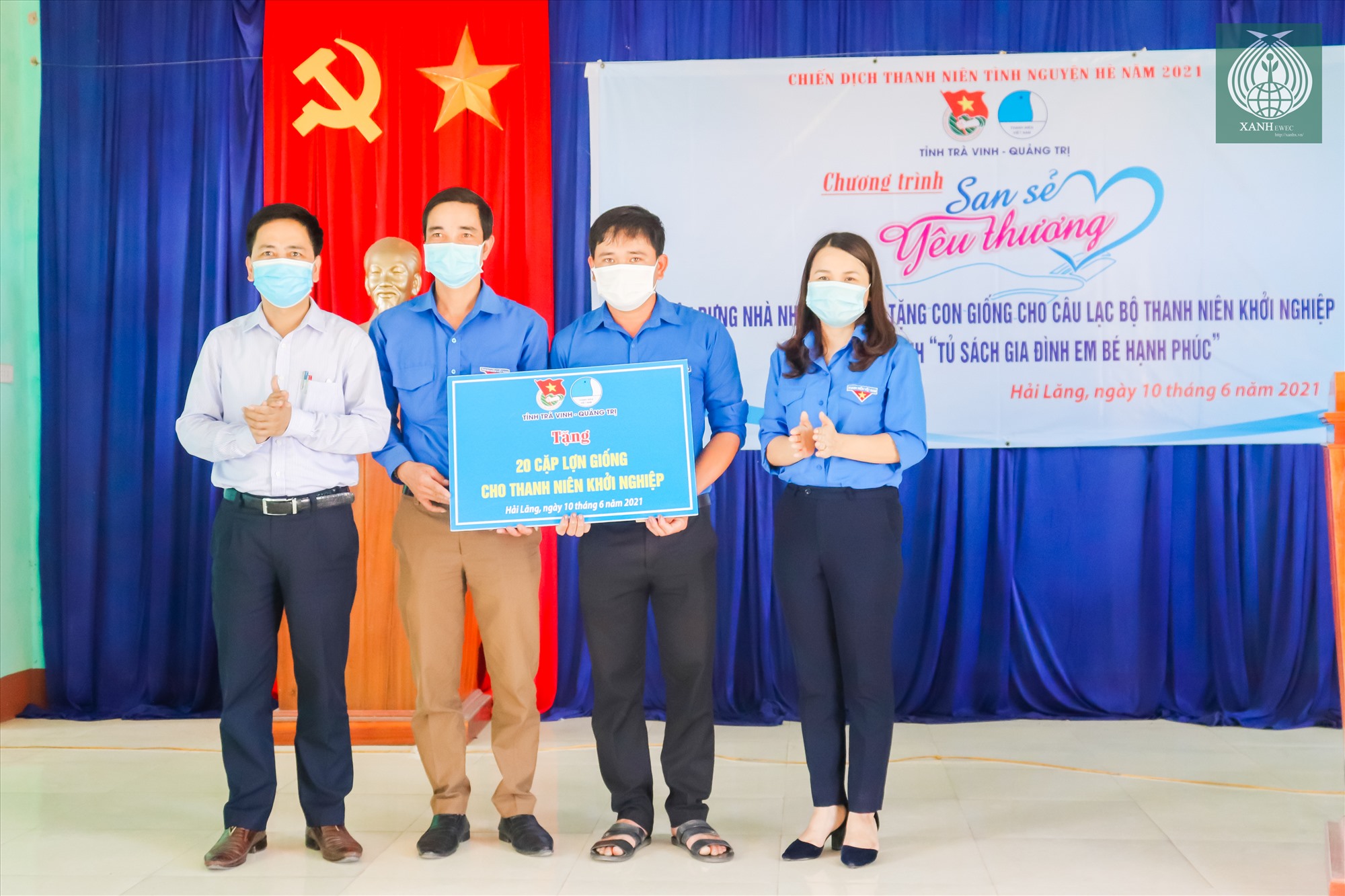 20 cặp lợn giống đã được trao tặng cho thanh niên khởi nghiệp tại huyện Hải Lăng
