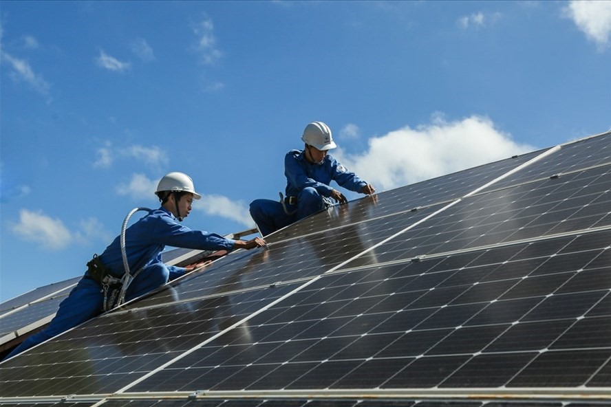 Nhiều hộ dân ở Đà Nẵng đầu tư điện mặt trời mái nhà nhưng không dùng được. Ảnh: Ngọc Thạch