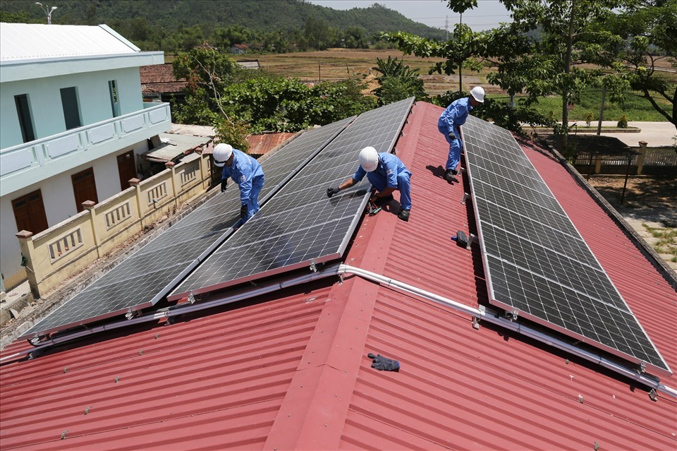 Toàn miền Trung có hơn 5.000 khách hàng của Điện lực lắp điện mặt trời. Ảnh: Ngọc Thạch