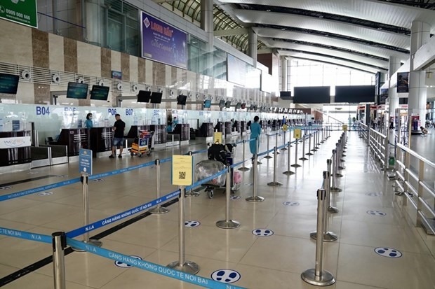 Quang cảnh vắng lặng ở sân bay Nội Bài những ngày dịch COVID bùng phát lần thứ 4. (Ảnh: CTV/Vietnam+)
