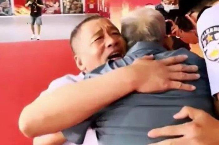 Anh Fu Guilin xúc động khi được gặp bố đẻ sau 58 năm.