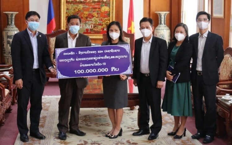 Tham dự có cán bộ, nhân viên Đại sứ quán Việt Nam tại Lào và một số cán bộ chủ chốt tỉnh Vientiane.