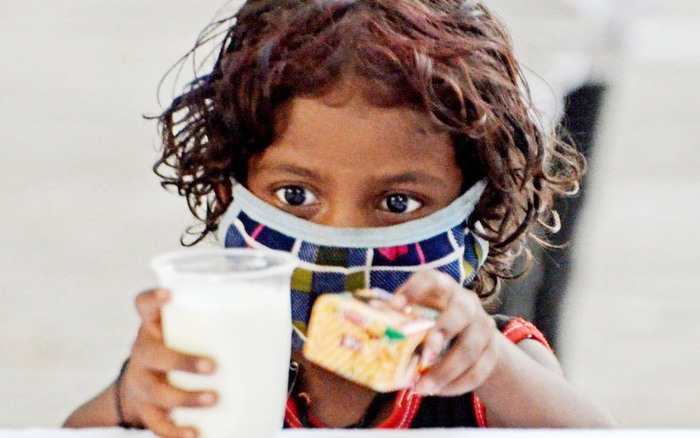 Trẻ em chịu ảnh hưởng nặng nề từ làn sóng COVID-19 thứ 2 ở Ấn Độ. Ảnh: Getty