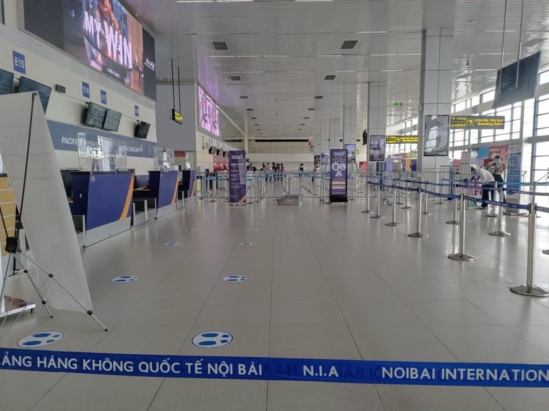Sân bay Nội Bài vắng khách vì ảnh hưởng dịch COVID-19. (Ảnh: Pháp luật TP HCM)