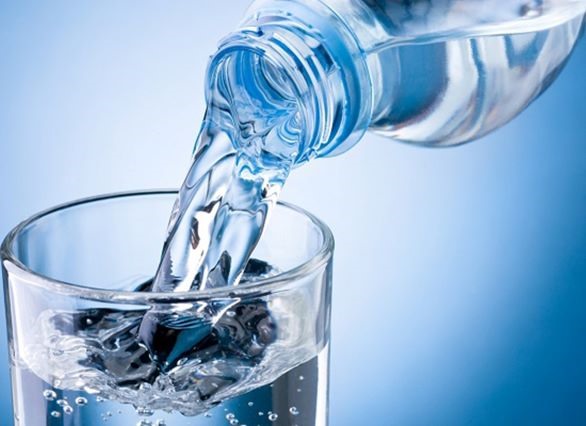 Nước rất cần thiết cho cơ thể, đặc biệt sau tiêm vắc xin COVID-19.