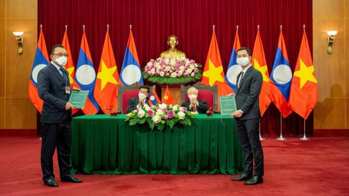 VinFast và Phongsubthavy ký kết biên bản ghi nhớ hợp tác trước sự chứng kiến của lãnh đạo Đảng của Việt Nam và Lào