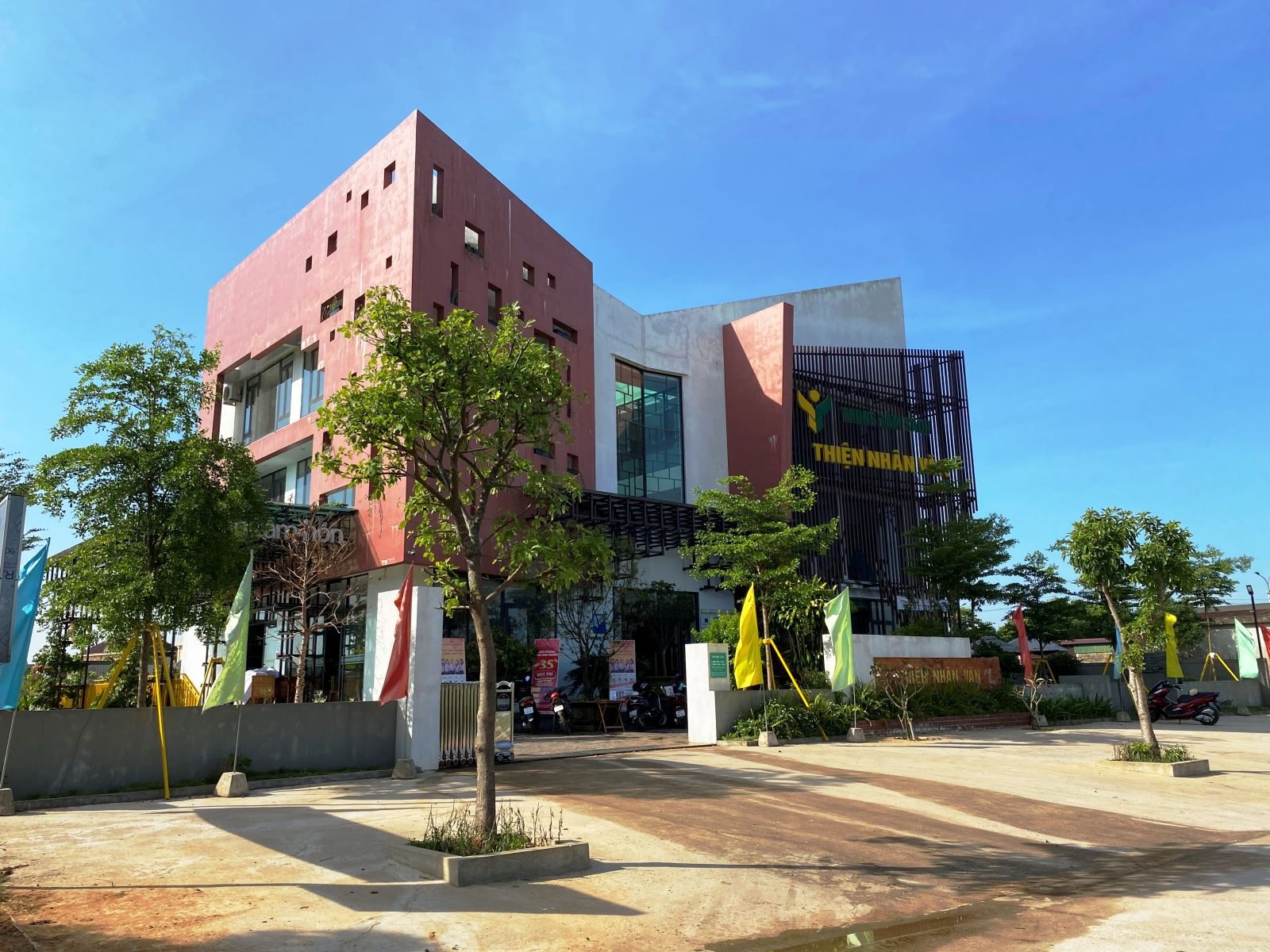 Trung tâm Thiện Nhân Văn