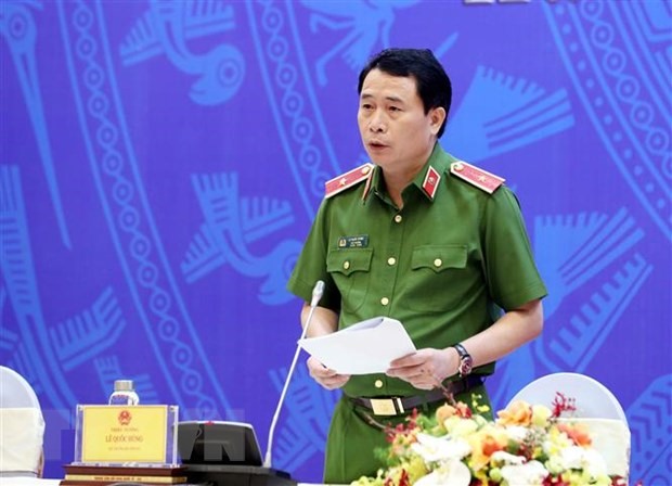 Thiếu tướng Lê Quốc Hùng, Thứ trưởng Bộ Công an, trả lời câu hỏi của phóng viên các cơ quan thông tấn, báo chí trong nước và quốc tế. (Ảnh: Phạm Kiên/TTXVN)