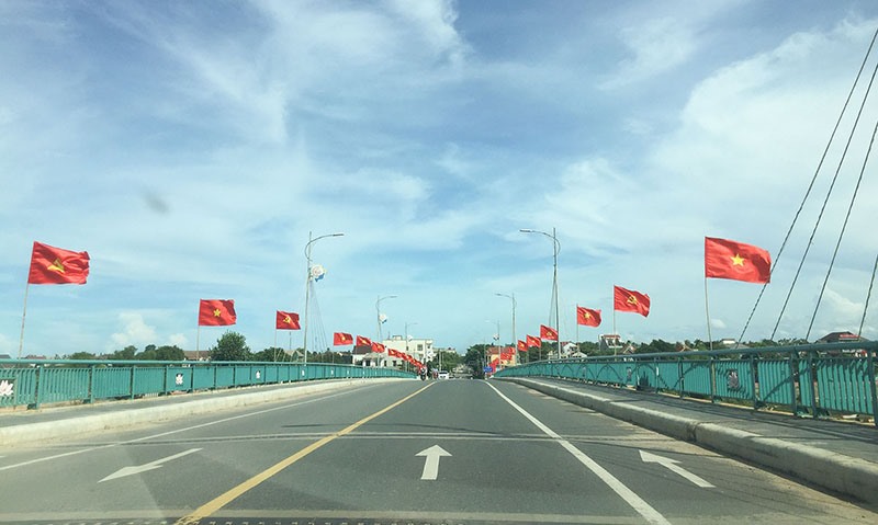 Cầu Thành Cổ bắc qua sông Thạch Hãn, thị xã Quảng Trị - Ảnh: PV