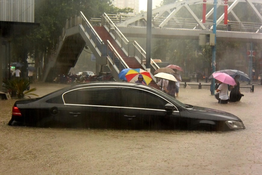 Cảnh ngập lụt sau những trận mưa lớn tại Trịnh Châu, tỉnh Hà Nam, Trung Quốc, ngày 20/7/2021. (Ảnh: THX/TTXVN)