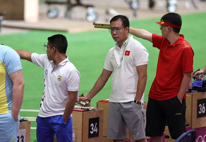 Xạ thủ Hoàng Xuân Vinh trở thành cựu vô địch Olympic .Ảnh: REUTERS