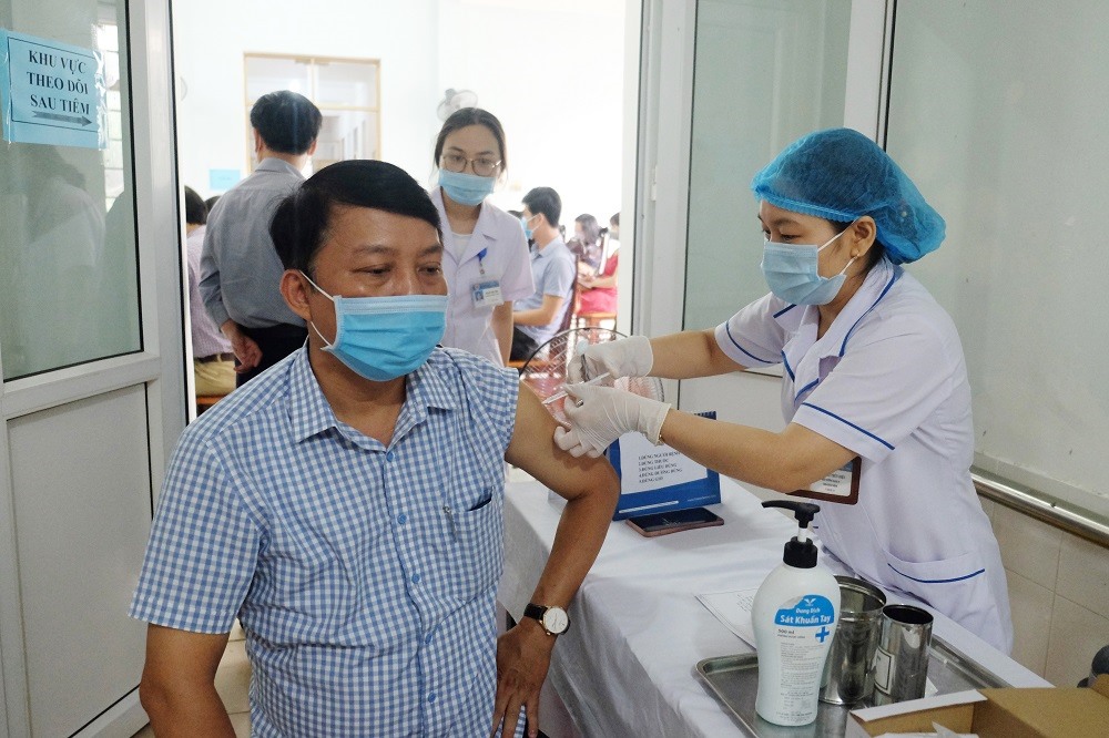 Vĩnh Linh tiến hành tiêm vắc xin phòng Covid-19 mũi 1, đợt 1.