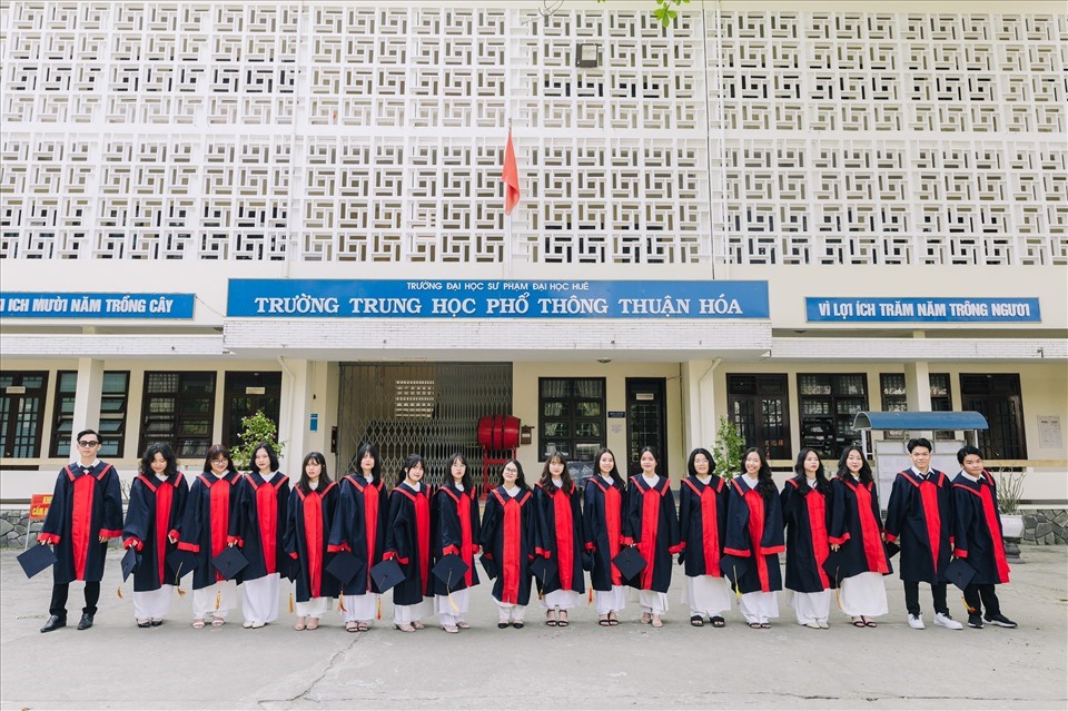 Toàn bộ học sinh của lớp 12/1 (Trường THPT Thuận Hóa) đều đỗ đại học. Ảnh: NT.