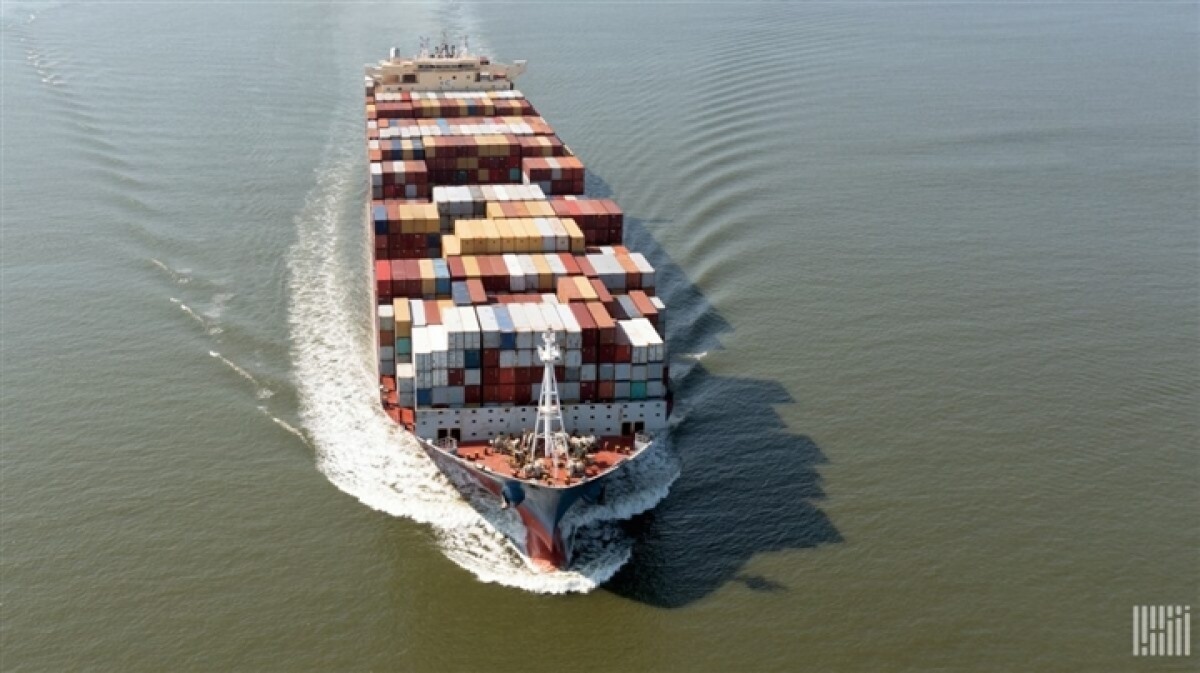 Một tàu container hướng đến cảng Houston. (Ảnh: Jim Allen / FreightWaves)
