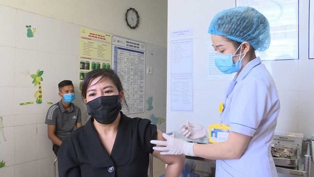 Hơn 5.400 lao động ngành du lịch đã được tiêm phòng vắc xin Covid-19 mũi 1 tại Bệnh viện Sản Nhi tỉnh Quảng Ninh. (Nguồn: vietnamtourism.gov.vn)