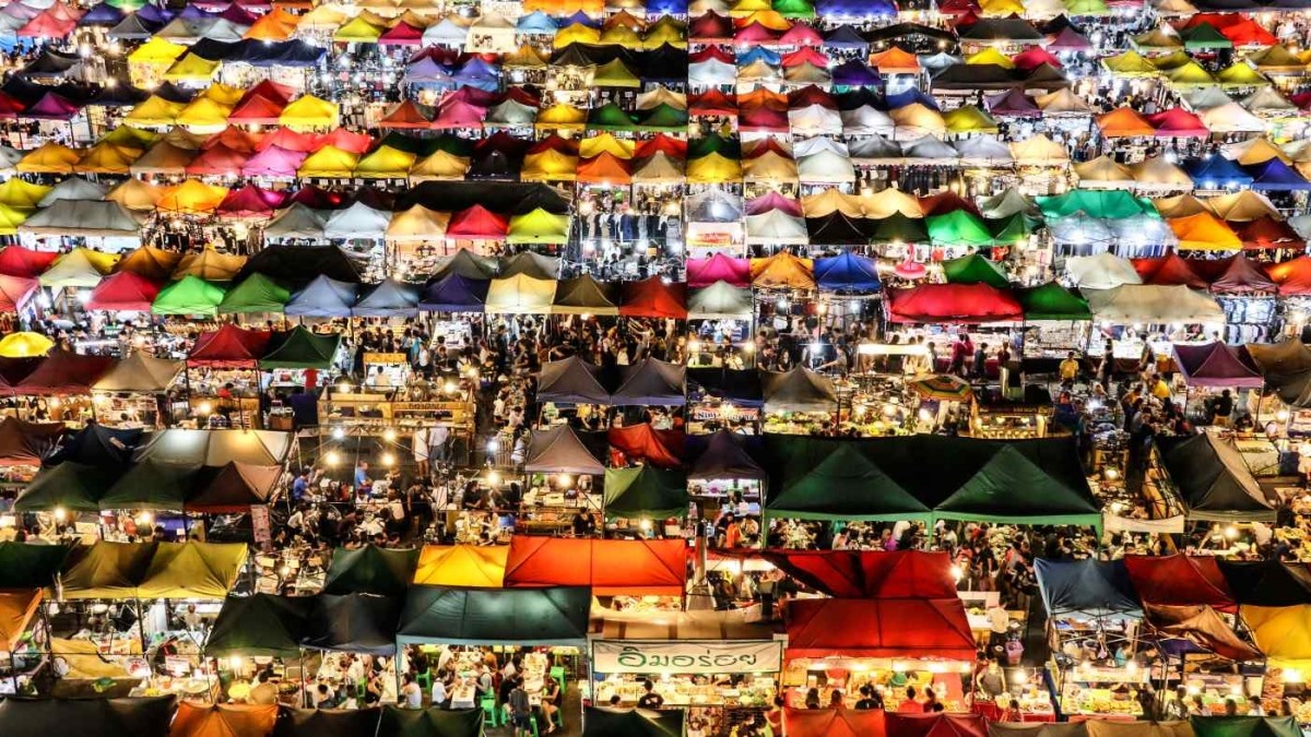 Chợ đêm Ratchada từng là biểu tượng du lịch của Thái Lan. Nguồn: Shinya Sawai/NikkeiAsia