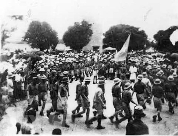 Ngày 14/8/1945, đội du kích Ba Tơ tiến về thị xã Quảng Ngãi, cùng nhân dân khởi nghĩa giành chính quyền. (Ảnh: Tư liệu/TTXVN phát)
