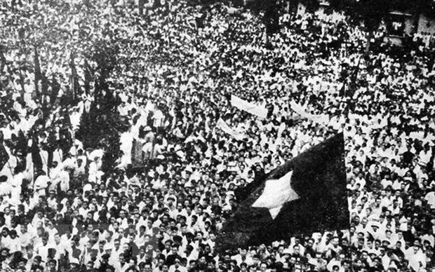 Tại Sài Gòn, ngày 25/8, hơn một triệu quần chúng nội thành và ven đô cùng một số tỉnh lân cận tiến hành míttinh, tuần hành vũ trang khổng lồ, lật đổ chính quyền phátxít Nhật. (Ảnh: Tư liệu/TTXVN phát)