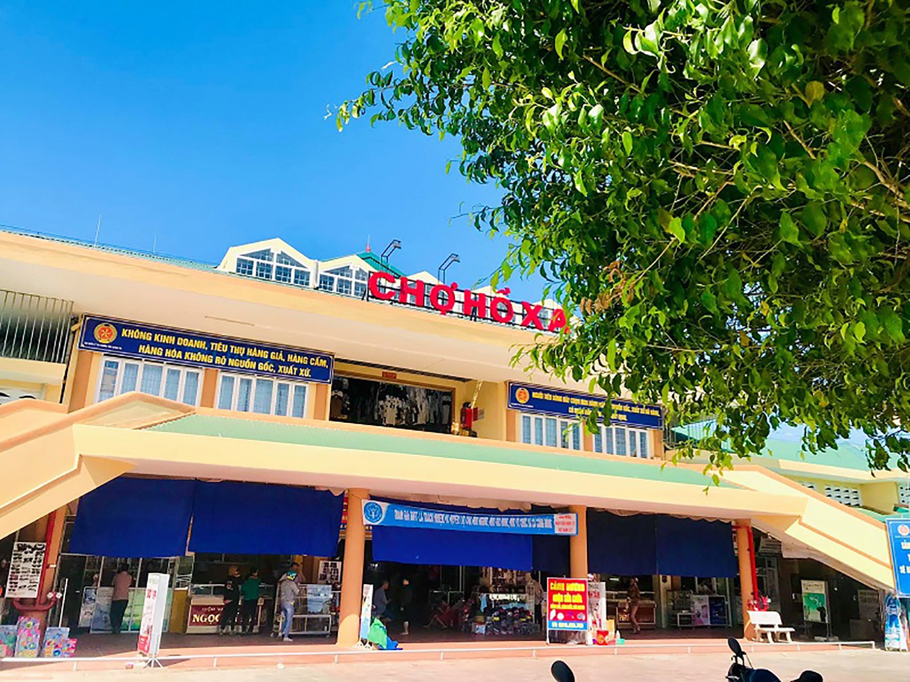 Chợ Hồ Xá là 1 trong 2 chợ hạng I  của huyện Vĩnh Linh - Ảnh: M.H