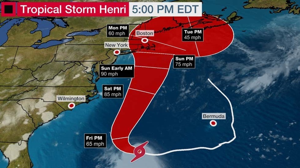 Dự báo đường đi (màu đỏ) của bão số 8 Henri. Ảnh: Weather