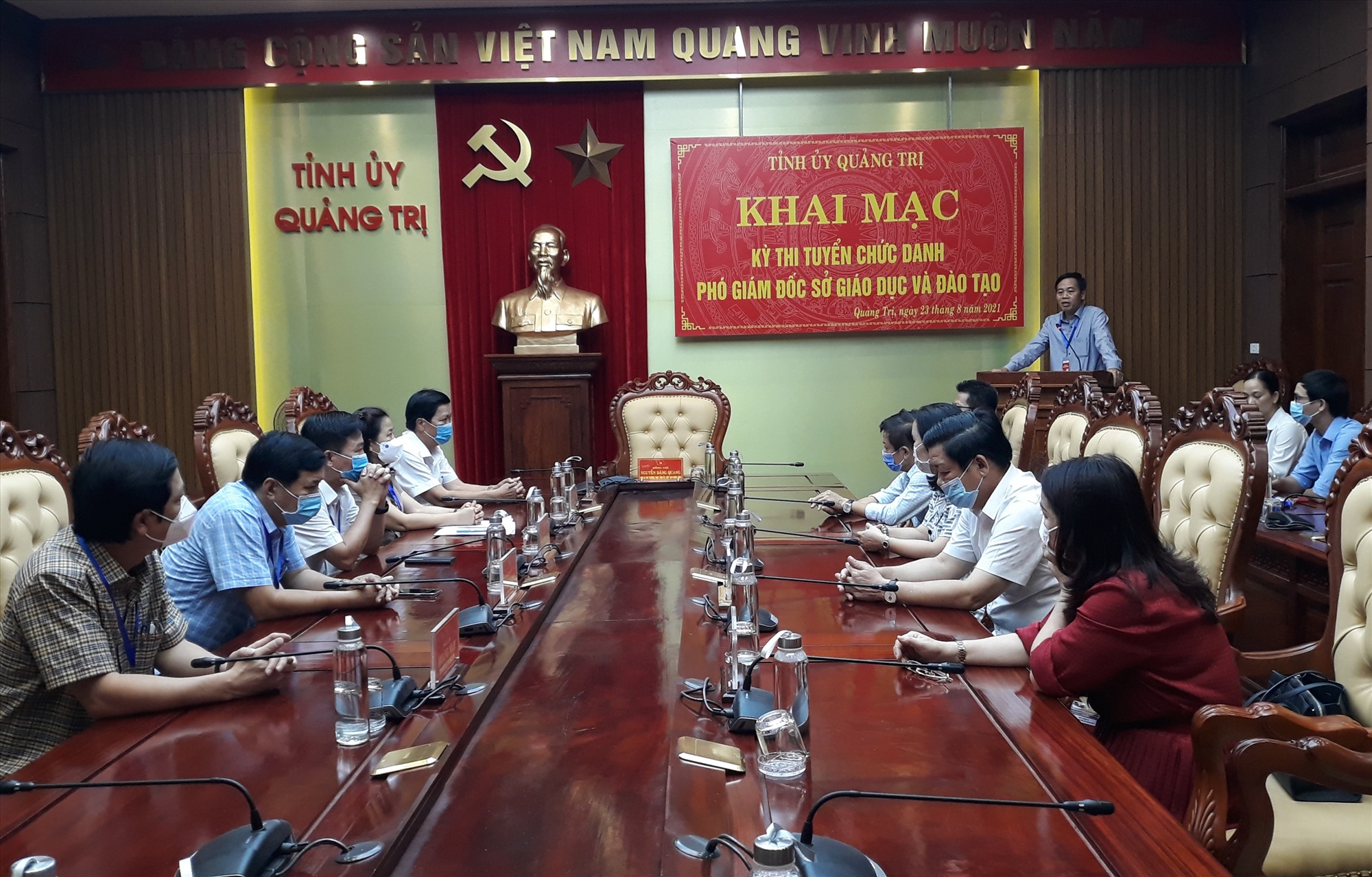 Phó Bí thư Thường trực Tỉnh ủy Nguyễn Đăng Quang đề nghị các ứng cử viên chấp hành tốt nội quy thi tuyển, đảm bảo việc thi tuyển được diễn ra công bằng, công khai, khách quan, minh bạch- Ảnh: NV