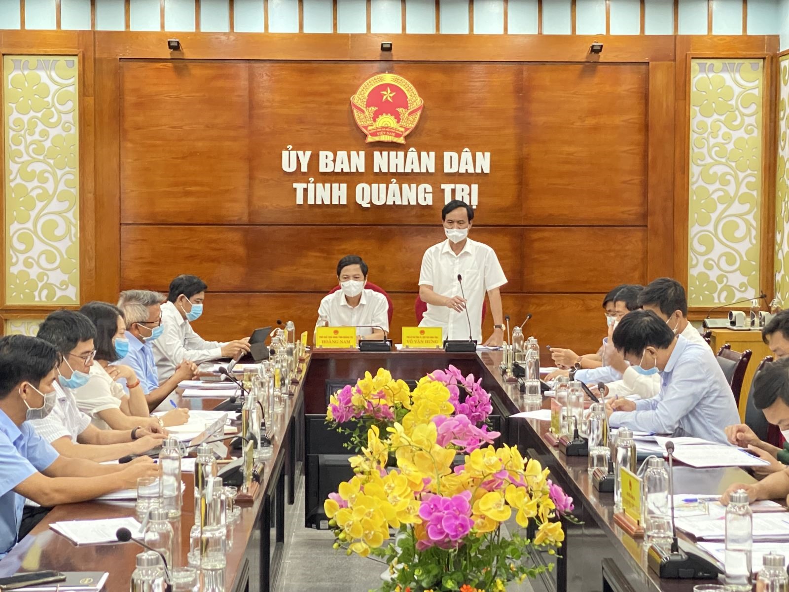 Chủ tịch UBND tỉnh Võ Văn Hưng phát biểu tại cuộc họp