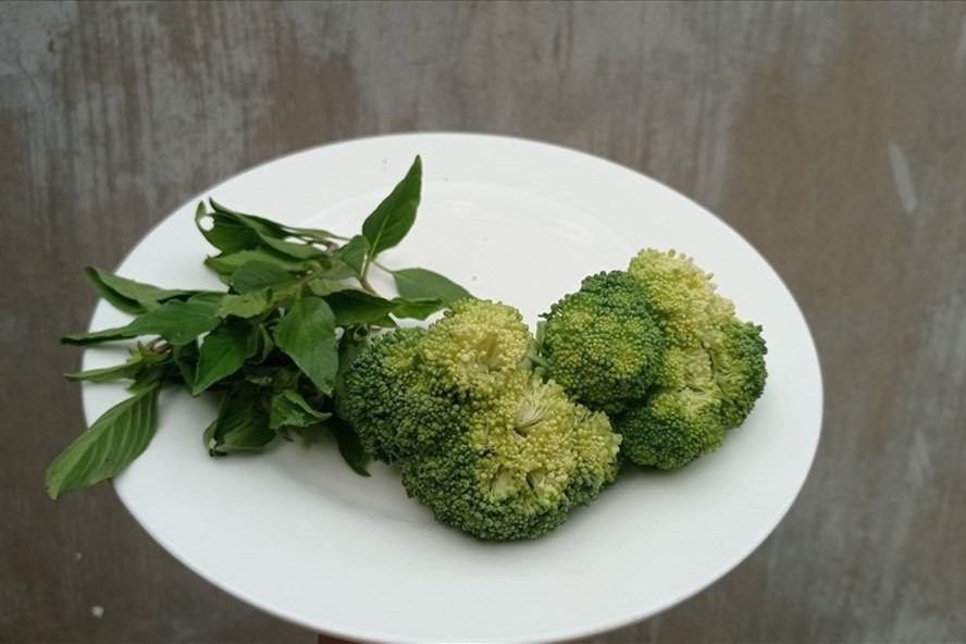Chế độ ăn uống nhiều rau xanh giúp ngăn ngừa nguy cơ bệnh tai biến tái phát. Ảnh: Thanh Ngọc