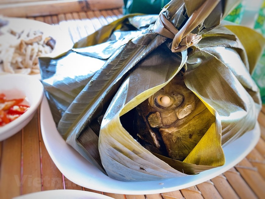 Cá suối đồ cũng là món ăn độc đáo của người Mường Hòa Bình. (Ảnh: Mai Mai/Vietnam+)