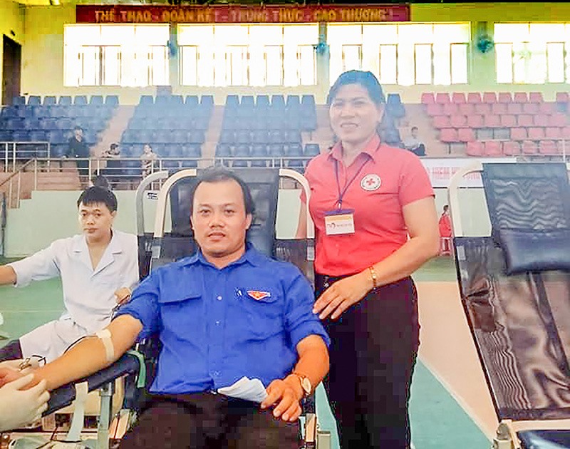 Anh Nguyễn Thành Chung trong một lần tham gia hiến máu tình nguyện - Ảnh: NVCC