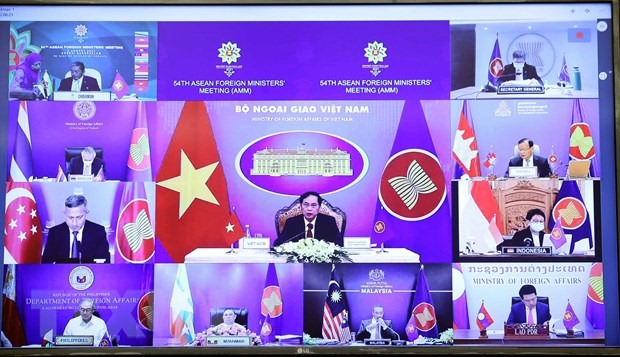 Bộ trưởng Bộ Ngoại giao Bùi Thanh Sơn phát biểu trực tuyến tại điểm cầu Hà Nội. (Ảnh: Phạm Kiên/TTXVN)