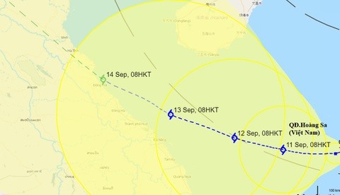 Mô hình dự báo đường đi của bão Conson trên Biển Đông của Trung tâm Dự báo Khí tượng Thủy văn Quốc gia và Cơ quan khí tượng Hong Kong. Ảnh: VNDMS và HKO.