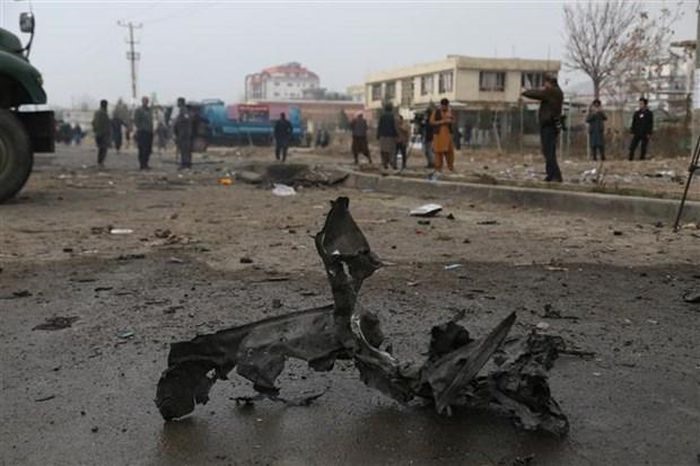 Hiện trường một vụ nổ bom ở Kabul (Afghanistan), ngày 20/12/2020. (Ảnh: THX/TTXVN)