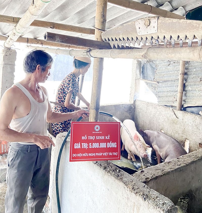 Nguồn vốn hỗ trợ sinh kế giúp người dân xã Hải Ba, huyện Hải Lăng có điều kiện tái sản xuất - Ảnh: T.P
