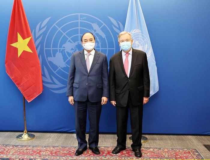 Chủ tịch nước Nguyễn Xuân Phúc gặp Tổng thư ký Liên hợp quốc, Antonio Guterres. (Ảnh: Thống Nhất/TTXVN)