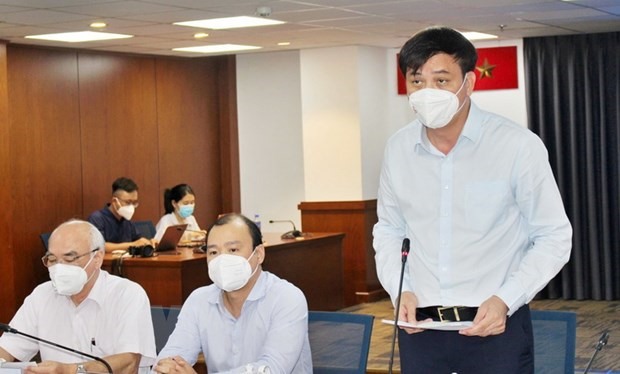 Ông Lê Hòa Bình, Phó Chủ tịch Ủy ban Nhân dân Thành phố Hồ Chí Minh phát biểu tại họp báo. (Ảnh: Xuân Anh/TTXVN)