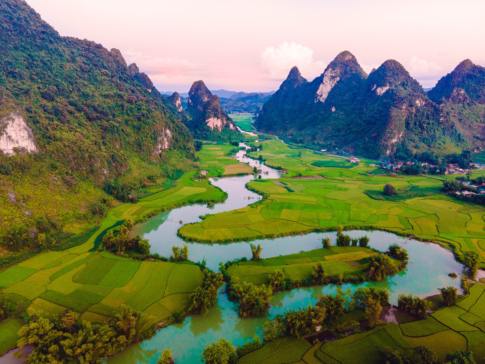 Chỉ ít ngày nữa, thung lũng Phong Nậm sẽ bước vào mùa lúa chín, được nhiều du khách ví là đẹp như chốn tiên cảnh