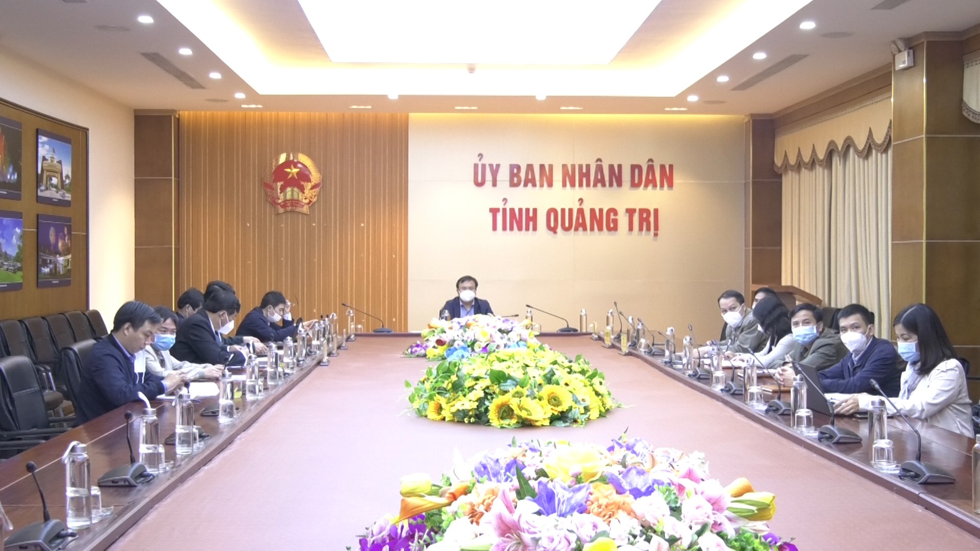 Phó Chủ tịch UBND tỉnh Lê Đức Tiến dự hội nghị tại điểm cầu tỉnh Quảng Trị - Ảnh: P.M.H
