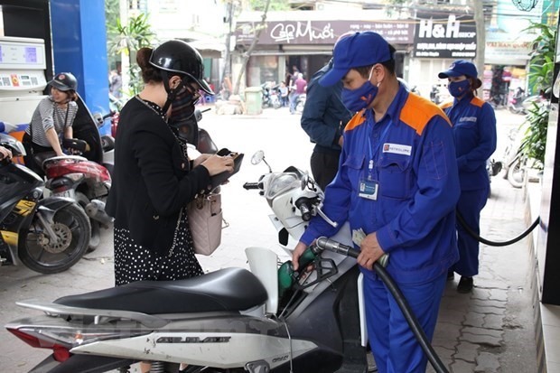 Liên bộ Công Thương-Tài chính quyết định đồng loạt tăng giá xăng, dầu trong kỳ điều hành đầu tiên năm 2022. Ảnh: vietnamplus.vn