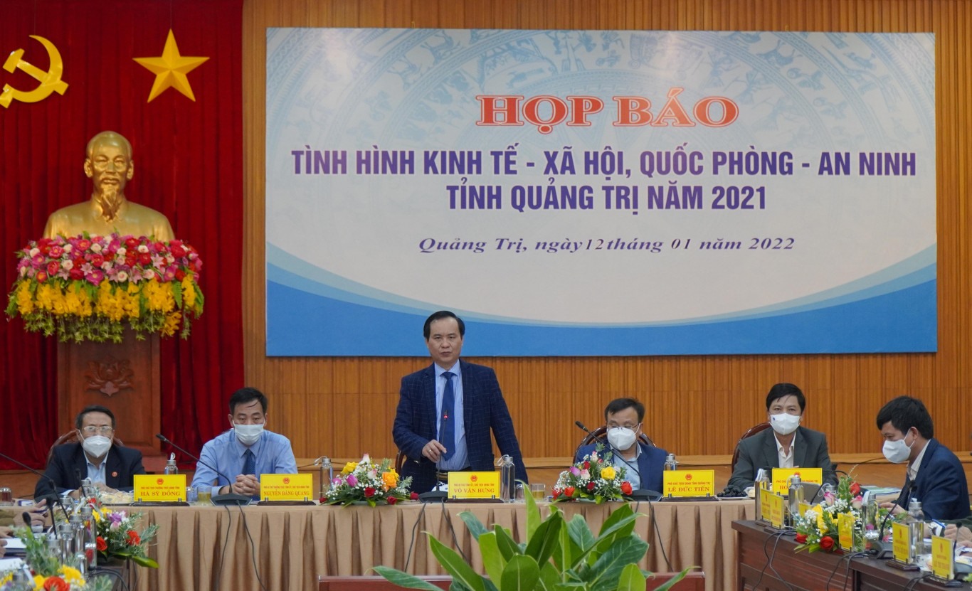 Chủ tịch UBND tỉnh Võ Văn Hưng phát biểu tại buổi họp báo