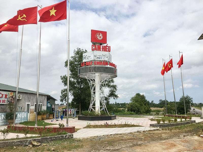 Đường vào xã nông thôn mới Cam Hiếu, huyện Cam Lộ - Ảnh: Đ.T