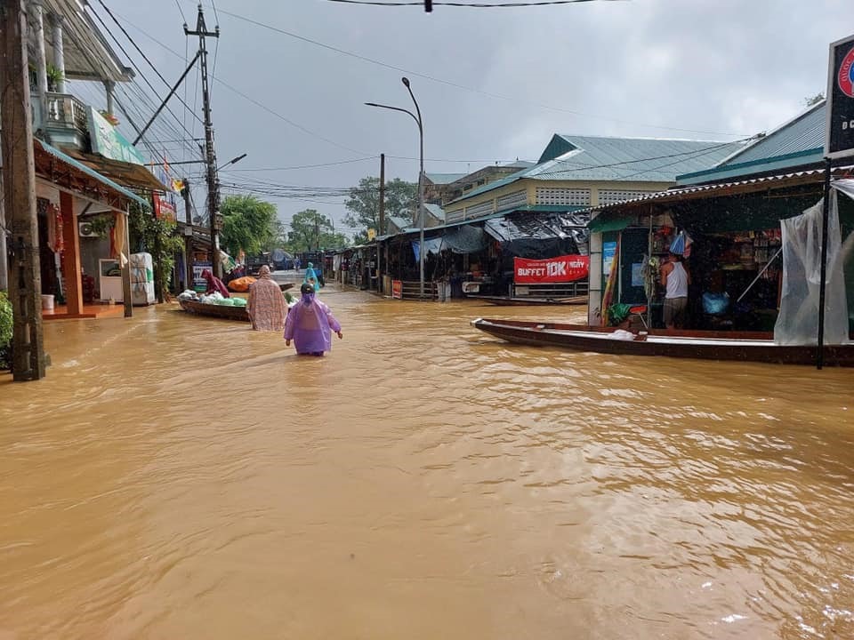 Nhiều tuyến đường ở xã Hải Phong, huyện Hải Lăng bị ngập cục bộ - Ảnh: CTV