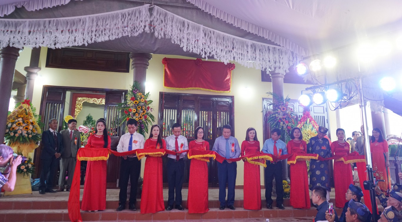 Phó Chủ tịch Thường trực UBND tỉnh Hà Sỹ Đồng dự lễ cắt băng khánh thành đền thờ Thái phó Nguyễn Ư Dĩ