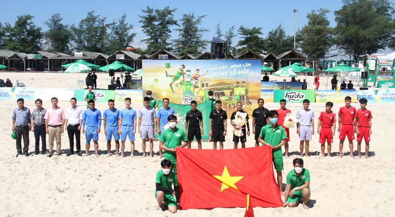 Bãi biển Cửa Việt là địa điểm lý tưởng để tổ chức các giải bóng chuyền, bóng đá có quy mô cấp quốc gia, quốc tế -Ảnh: M.Đ
