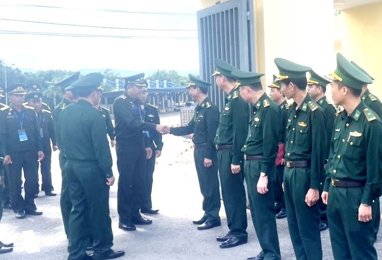 Đoàn sĩ quan Biên phòng trẻ Việt Nam – Lào đến thăm, giao lưu tại Đồn Biên phòng Cửa khẩu Quốc tế Lao Bảo