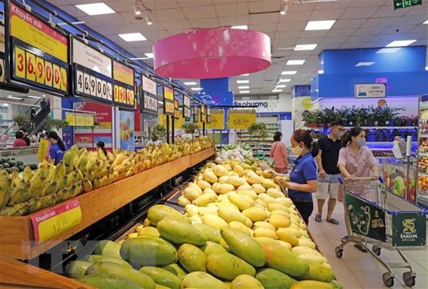 Quầy hàng nông sản trong nước được siêu thị Co.opmart Hà Đông (Hà Nội) có chương trình khuyến mại riêng. (Ảnh: Trần Việt/TTXVN)