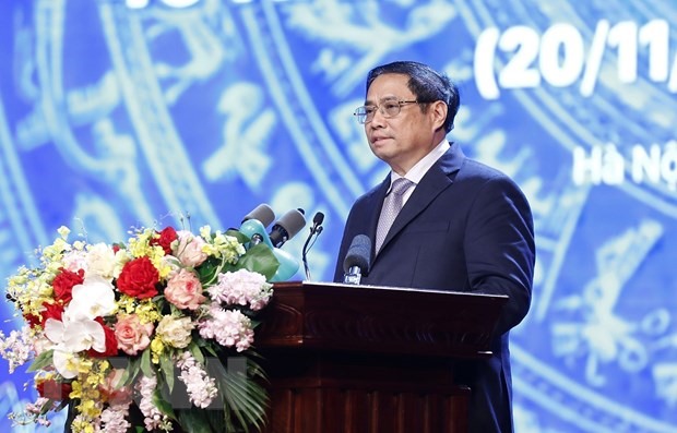 Thủ tướng Phạm Minh Chính phát biểu chào mừng tại Lễ kỷ niệm 40 năm Ngày Nhà giáo Việt Nam. (Ảnh: Dương Giang/TTXVN)