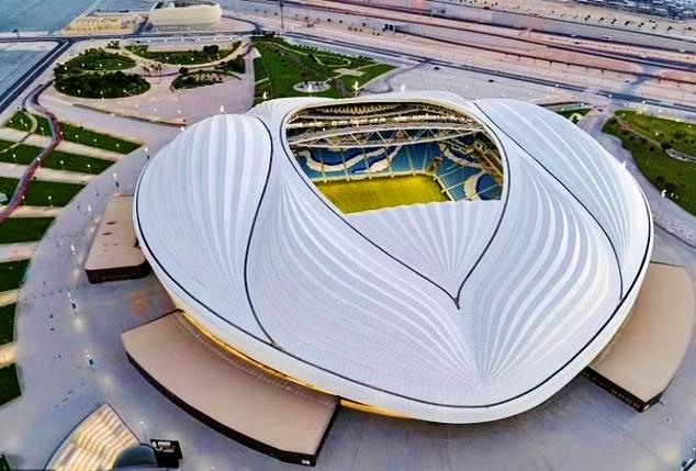 Sân vận động Al Janoub được trang bị hệ thống điều hòa không khí cho khán đài. Ảnh: DM.