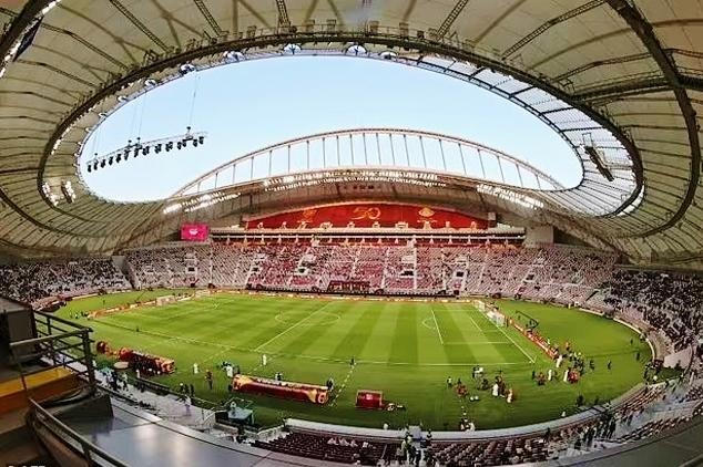 Sân vận động quốc tế Khalifa được xây dựng gần 50 năm trước vẫn là iềm tự hào của nước chủ nhà Qatar. Ảnh: DM.
