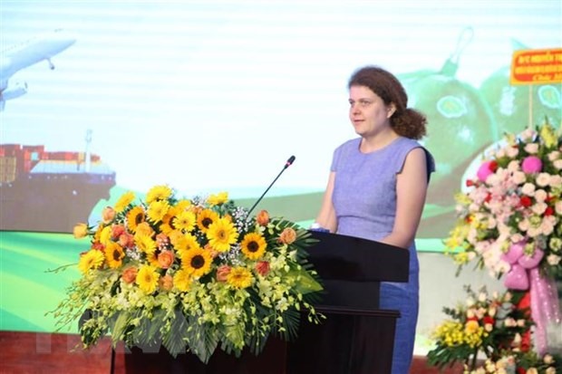Bà Sarah Gilleski, Tùy viên Nông nghiệp Đại sứ quán Hoa Kỳ tại Việt Nam, phát biểu tại buổi lễ. (Ảnh: Công Trí/TTXVN)